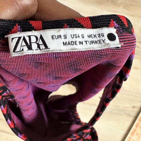 Zara Jacquard Crop Top Size Small Geometric Racerback Crop Red Pink Black - Picture 3 of 5